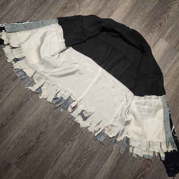 One-of-a-kind handmade grunge / punk shredded butterfly painted denim jacket - Picture 11 of 12